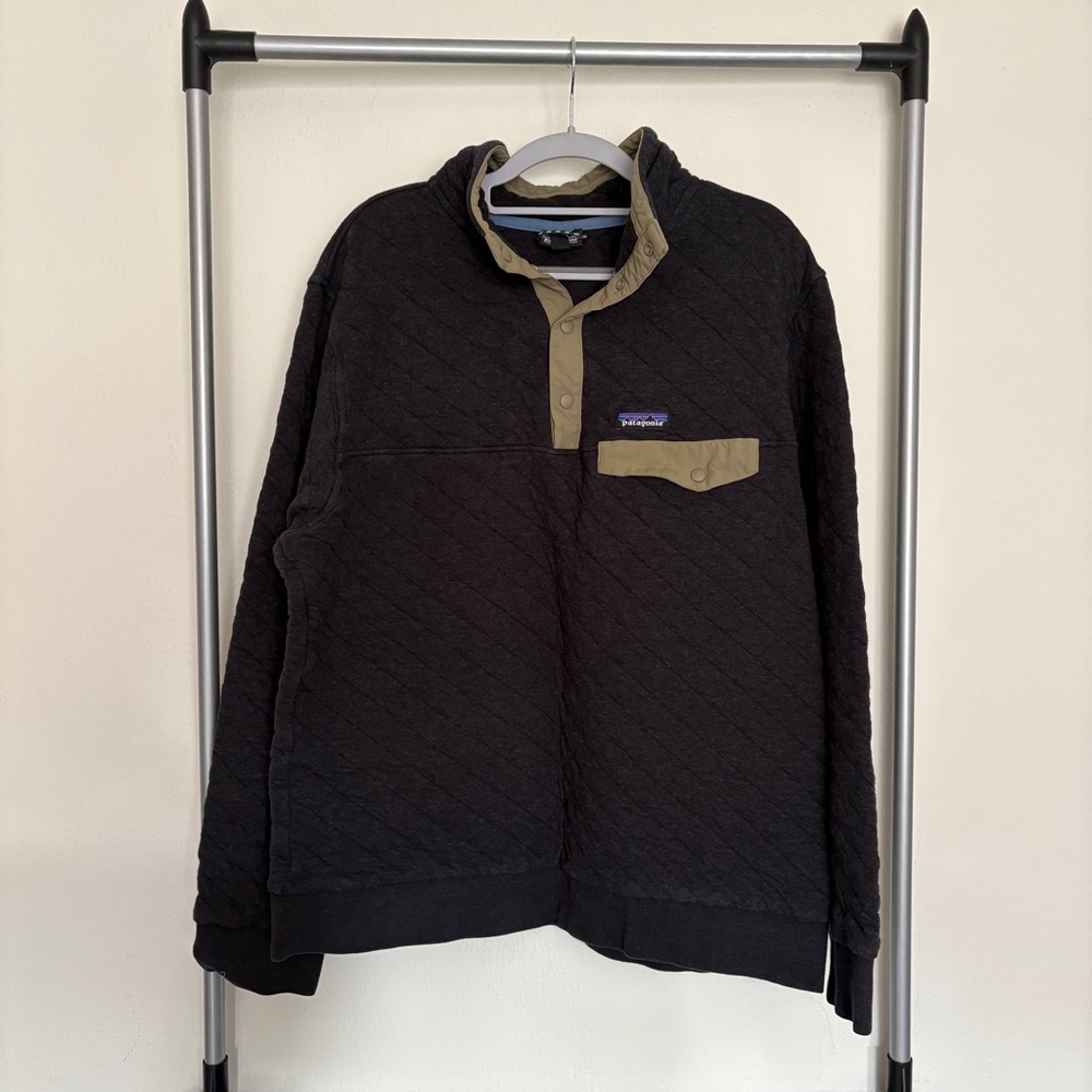 Patagonia Worn Wear Dark Gray and Tan Quilted Fleece Organic Cotton Mens L